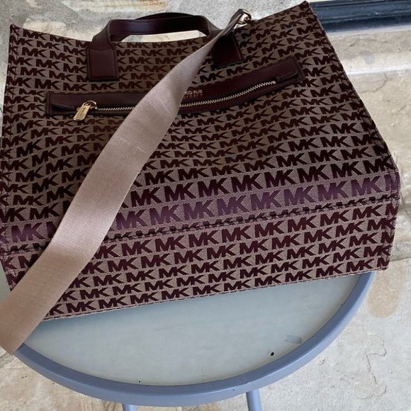 NWT Michael Kors kenly signature handbag - Picture 7 of 7